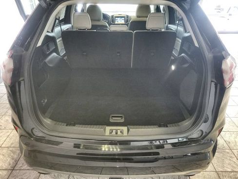 Used 2019 Ford Edge Titanium w/ Equipment Group 301A AWD/4WD image 24