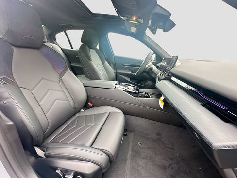 Used 2026 BMW 530i w/ M Sport Package RWD image 30