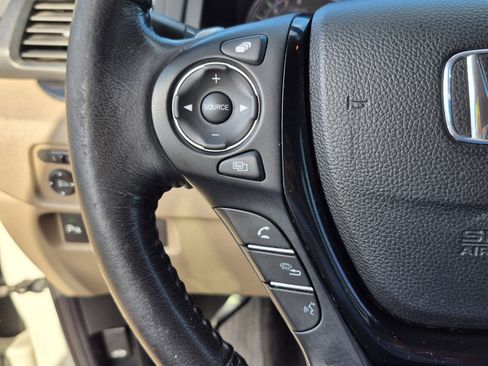 Used 2017 Honda Pilot Touring image 30