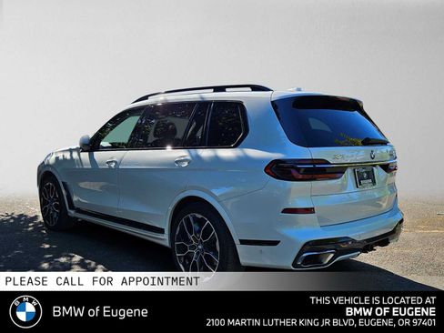 Used 2024 BMW X7 xDrive40i w/ M Sport Package AWD/4WD image 5