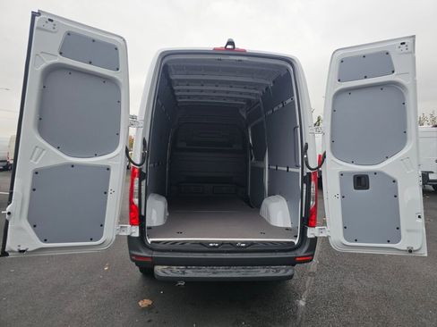 New 2025 Mercedes-Benz Sprinter 2500 image 11