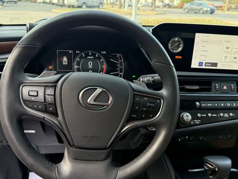Used 2024 Lexus ES 350 w/ Premium Package image 40
