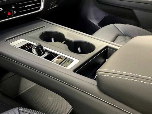 New 2025 Volkswagen Atlas Cross Sport SE image 10