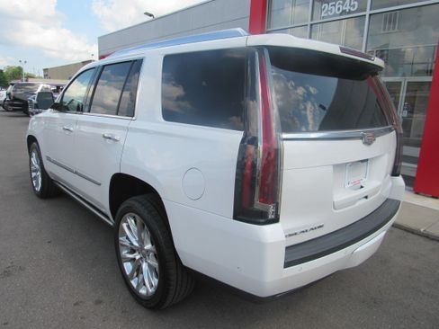 Used 2019 Cadillac Escalade Premium Luxury AWD/4WD image 7