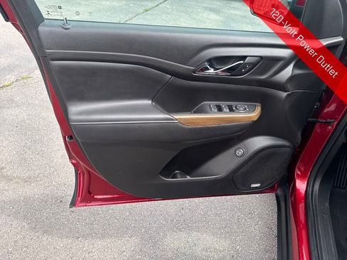 Used 2022 GMC Acadia SLE w/ Driver Convenience Package image 12