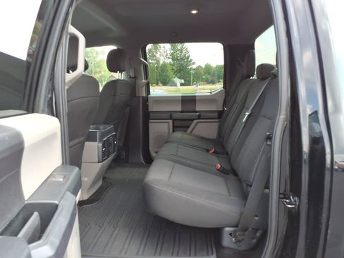 Used 2017 Ford F150 XL w/ Equipment Group 101A Mid AWD/4WD image 14