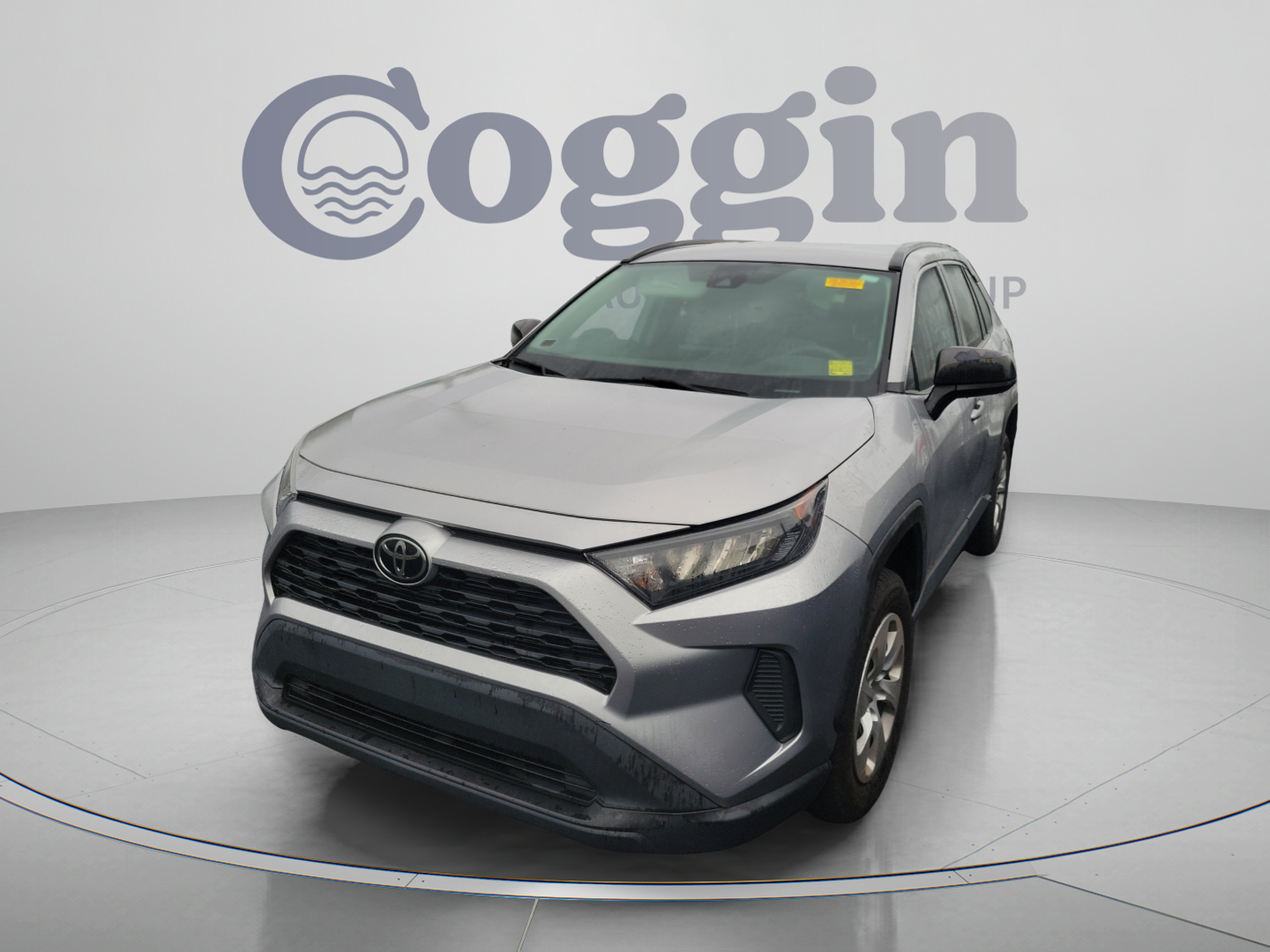 Used 2021 Toyota RAV4 LE FWD image 1