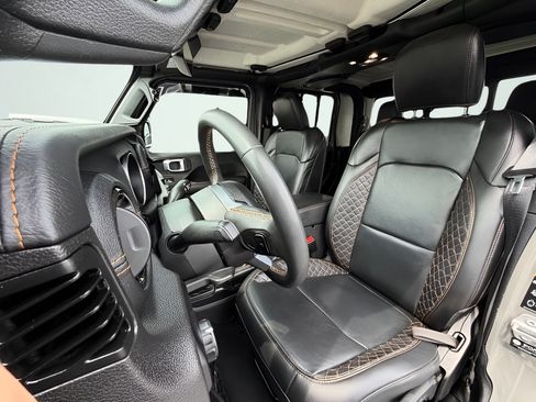 Used 2023 Jeep Gladiator Overland AWD/4WD image 10