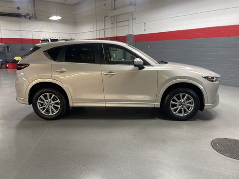 Used 2025 MAZDA CX-5 AWD 2.5 S w/ Preferred Package image 11