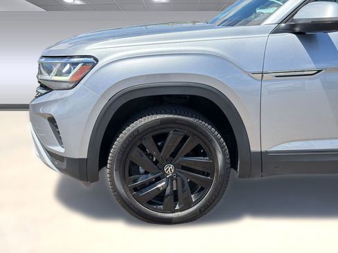Used 2023 Volkswagen Atlas Cross Sport SE w/ Black Wheel Package AWD/4WD image 12