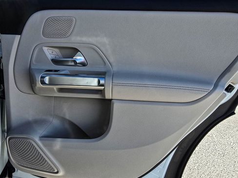 New 2026 Mercedes-Benz GLB 250 4MATIC image 36