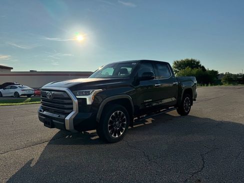 Used 2024 Toyota Tundra Limited AWD/4WD image 11