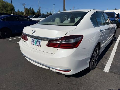 Used 2016 Honda Accord LX image 4