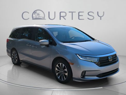 Certified 2024 Honda Odyssey EX-L image 9
