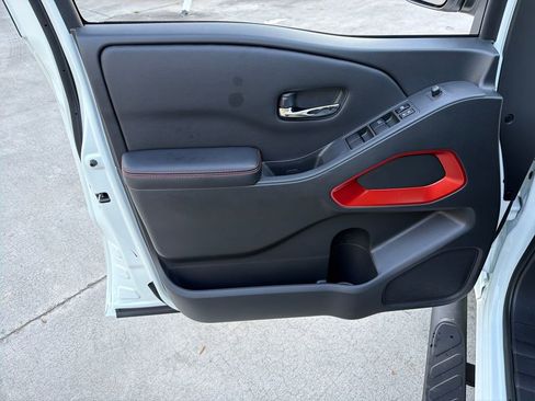 Used 2025 Nissan Frontier Pro-X w/ Pro Convenience Package image 16