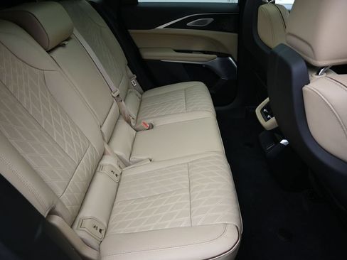 Used 2026 Cadillac Lyriq Signature Luxury AWD/4WD image 29