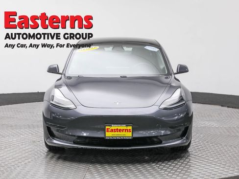 Used 2021 Tesla Model 3 Standard Range Plus image 2