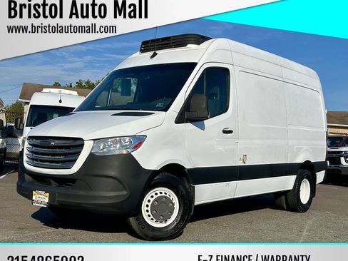 Used 2019 Freightliner Sprinter 3500 RWD image 1