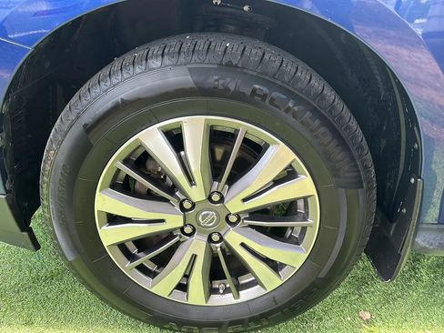 Used 2019 Nissan Pathfinder S AWD/4WD image 47
