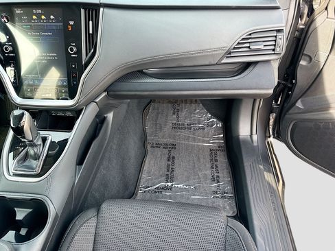 Certified 2025 Subaru Outback Premium AWD/4WD image 17