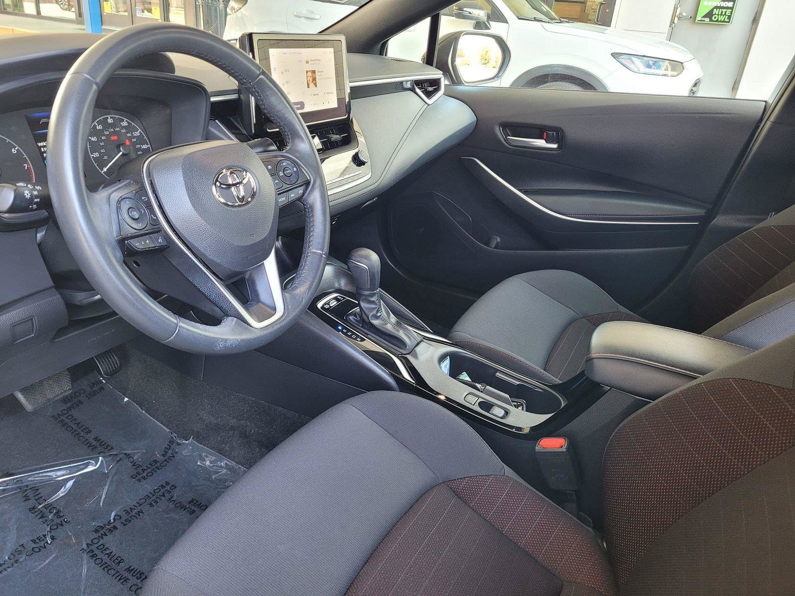 Used 2023 Toyota Corolla SE w/ SE Premium Package FWD image 12