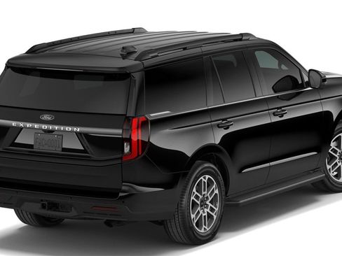 New 2026 Ford Expedition Active image 3