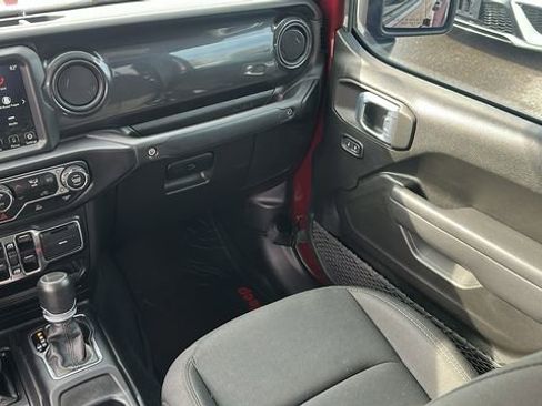 Used 2022 Jeep Gladiator Sport image 23