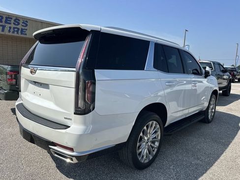 Used 2024 Cadillac Escalade Premium Luxury AWD/4WD image 8