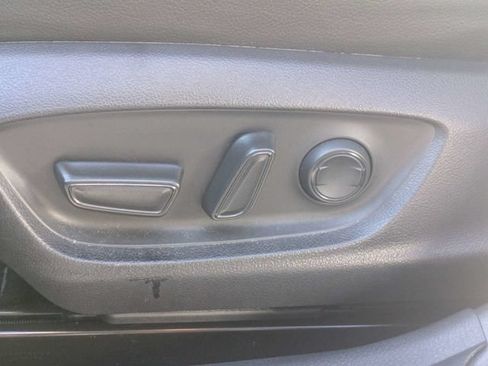 Used 2022 Toyota Camry XSE FWD image 19