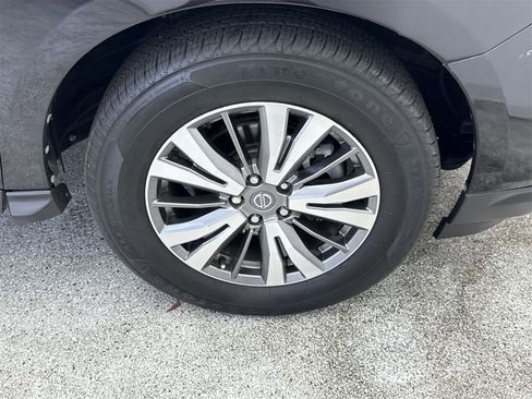 Used 2020 Nissan Pathfinder S image 42