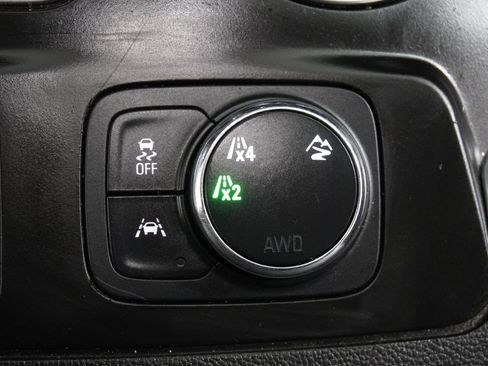 Used 2020 Chevrolet Traverse LT w/ Driver Confidence II Package AWD/4WD image 26