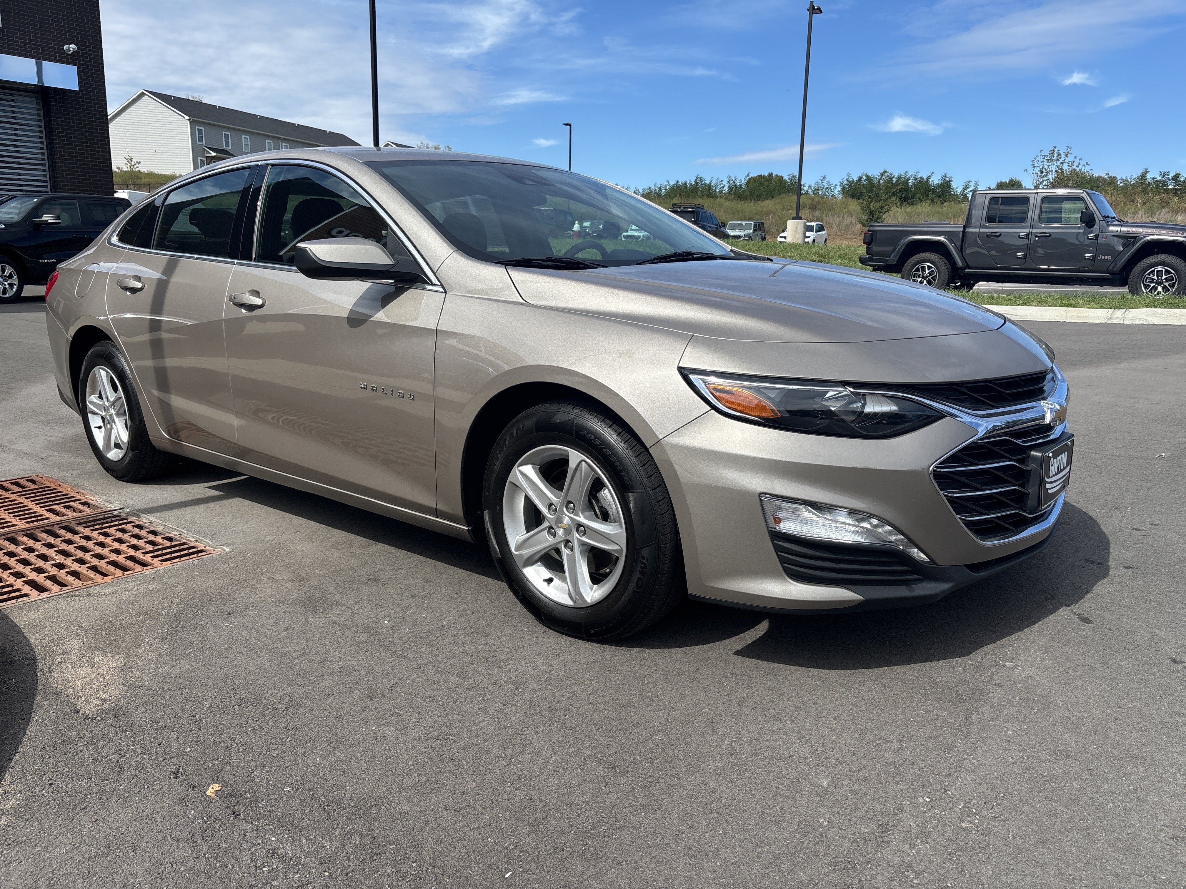 Used 2023 Chevrolet Malibu LT w/ Driver Confidence Package FWD image 8