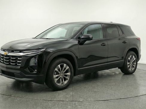 Used 2025 Chevrolet Equinox LT FWD image 3