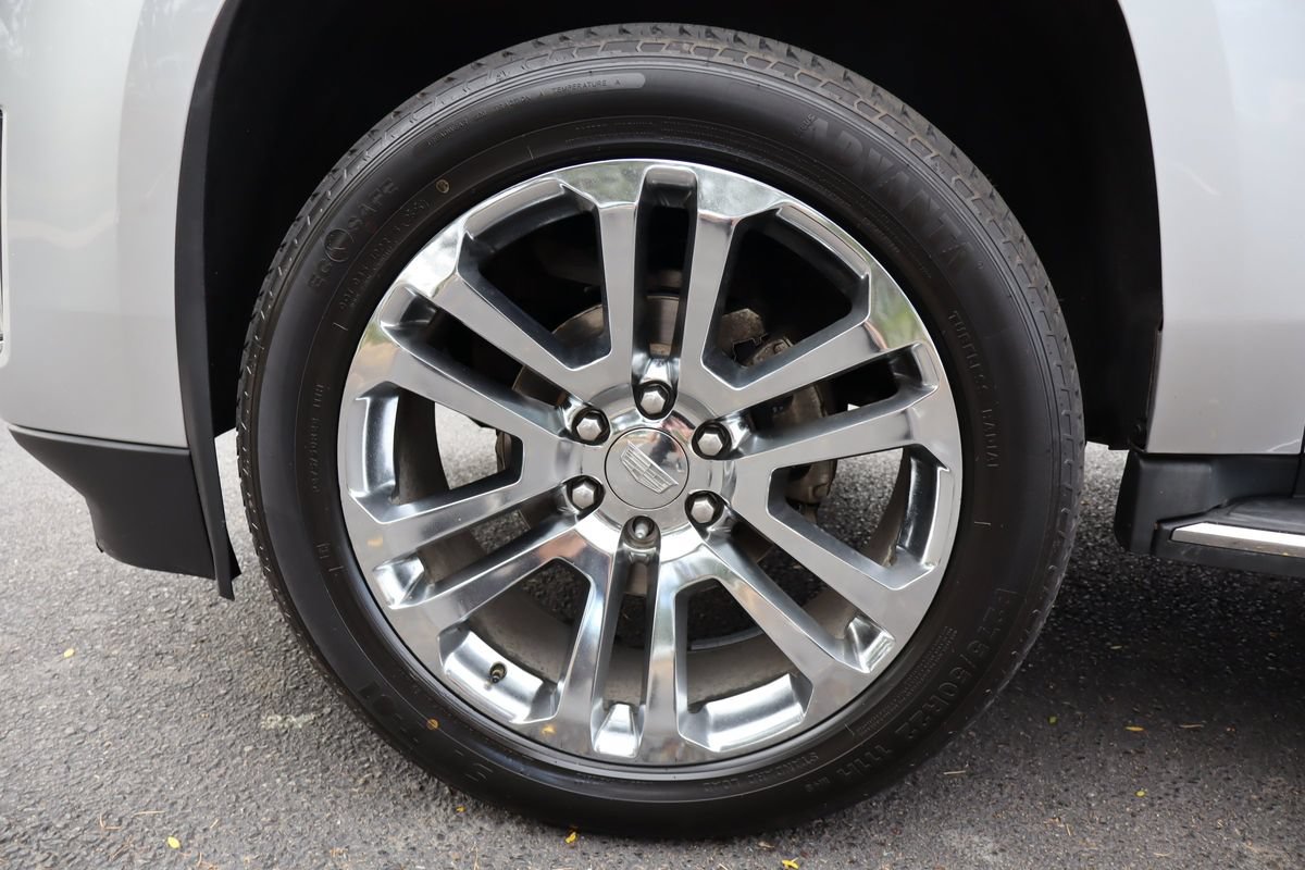 Used 2016 Cadillac Escalade Luxury AWD/4WD image 42