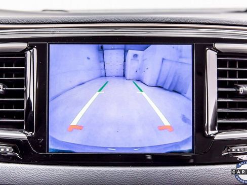 Used 2017 Chrysler Pacifica Touring-L image 15