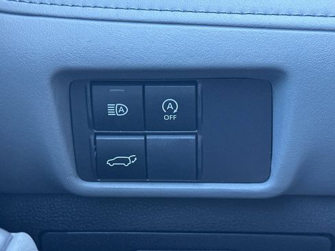 Used 2023 Toyota Highlander XLE image 45