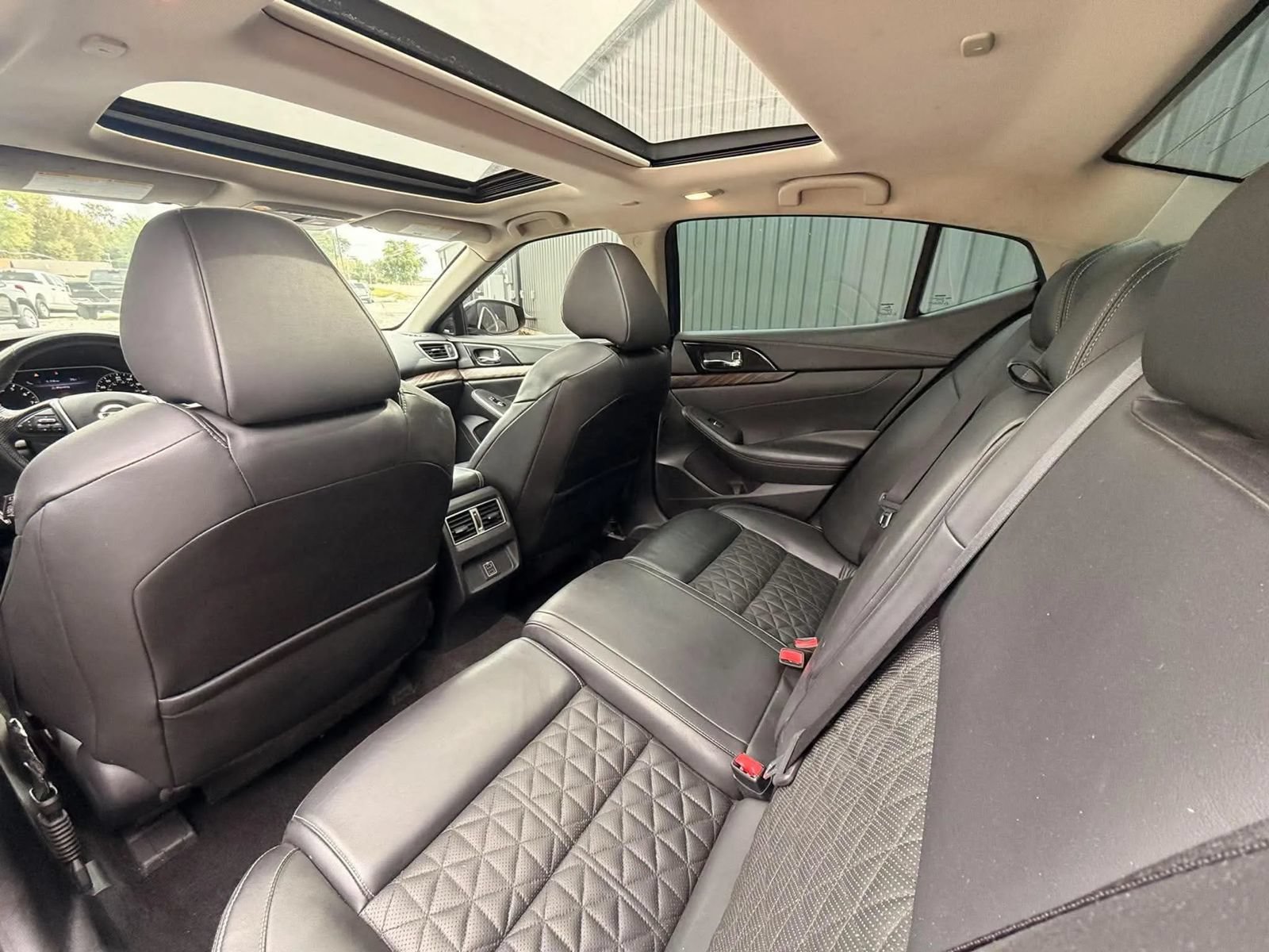 Used 2018 Nissan Maxima Platinum FWD image 17