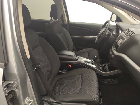 Used 2020 Dodge Journey SE image 21