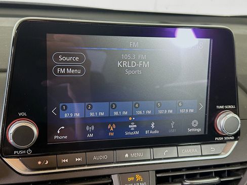 Used 2025 Nissan Altima 2.5 SV FWD image 21