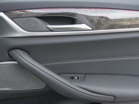 Certified 2023 BMW 530i xDrive w/ Premium Package image 31