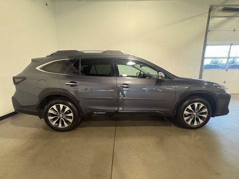 Used 2023 Subaru Outback Touring AWD/4WD image 2