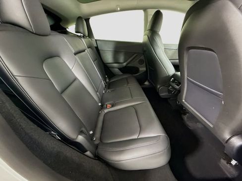Used 2025 Tesla Model Y Long Range image 26