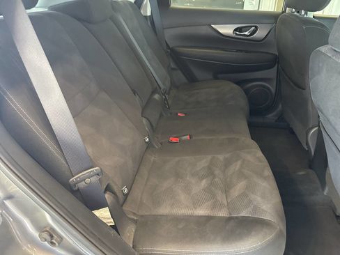 Used 2015 Nissan Rogue SV w/ SV Premium Package FWD image 38