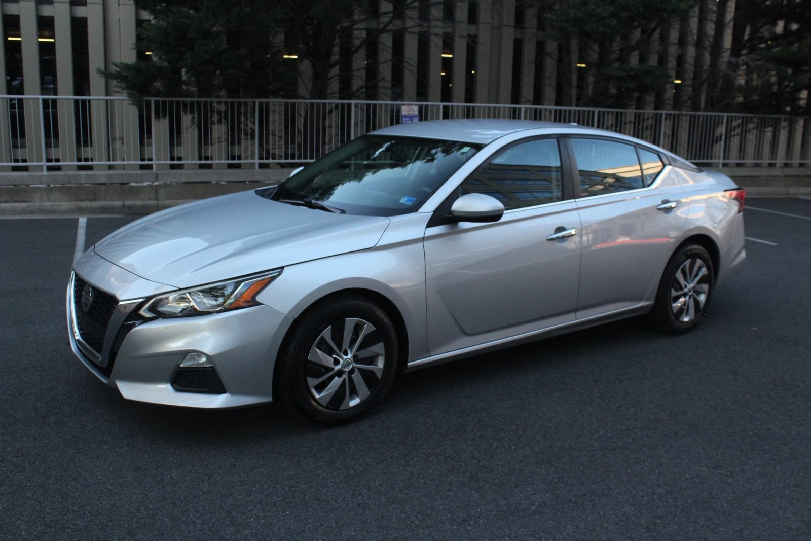 Used 2020 Nissan Altima 2.5 S FWD image 12