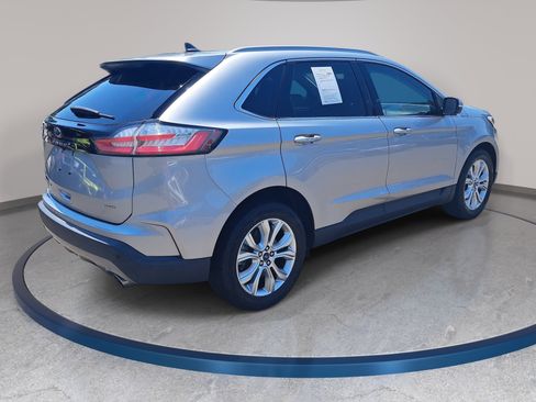 Used 2021 Ford Edge Titanium AWD/4WD image 5