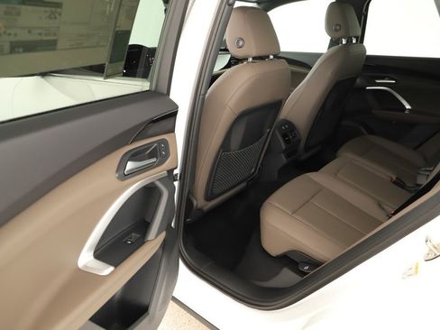 New 2025 Audi Q5 Premium image 26