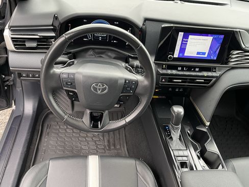 Certified 2025 Toyota Camry SE FWD image 12