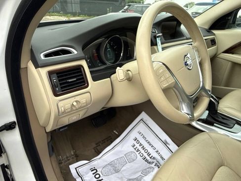 Used 2015 Volvo XC70 3.2 Premier Plus AWD/4WD image 14
