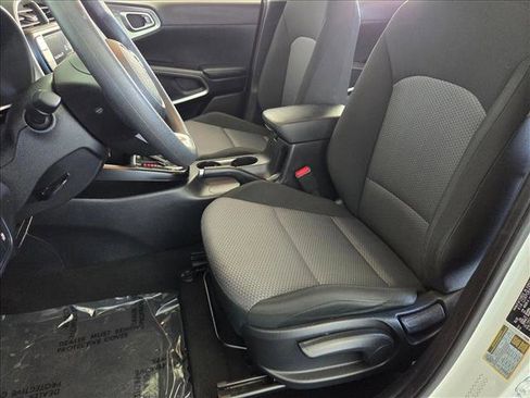 Used 2022 Kia Soul LX w/ Technology Package image 15