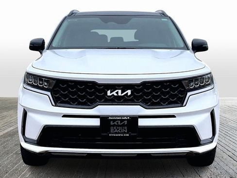 Certified 2022 Kia Sorento S w/ Panoramic Sunroof Package image 3